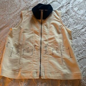 Women’s golf vest size medium never worn